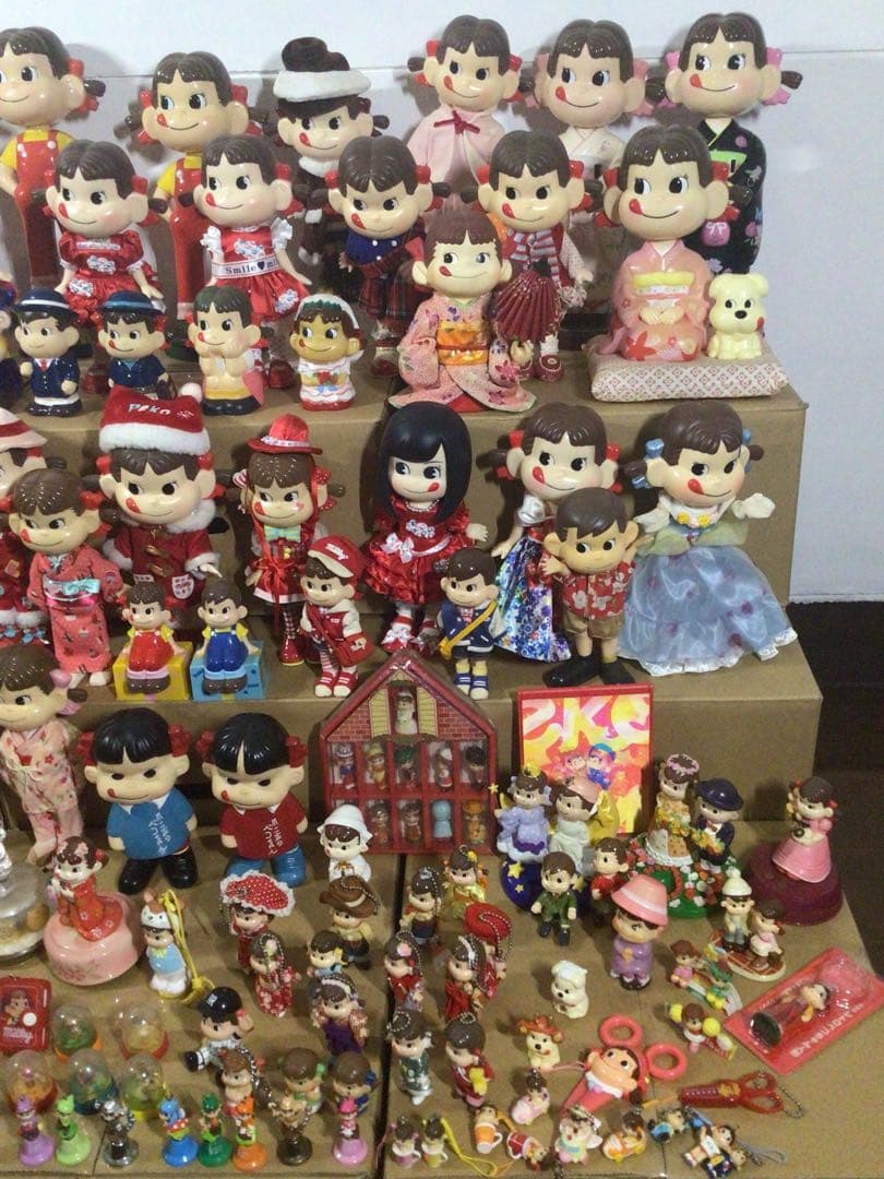 引退コレクション♪不二家 FUJIYA ペコちゃん人形 グッズ 総数200点以上