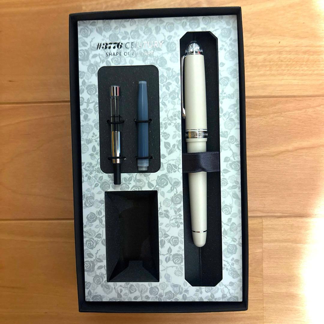 センチュリー シェイプオブハート マットホワイト　Fインクつき