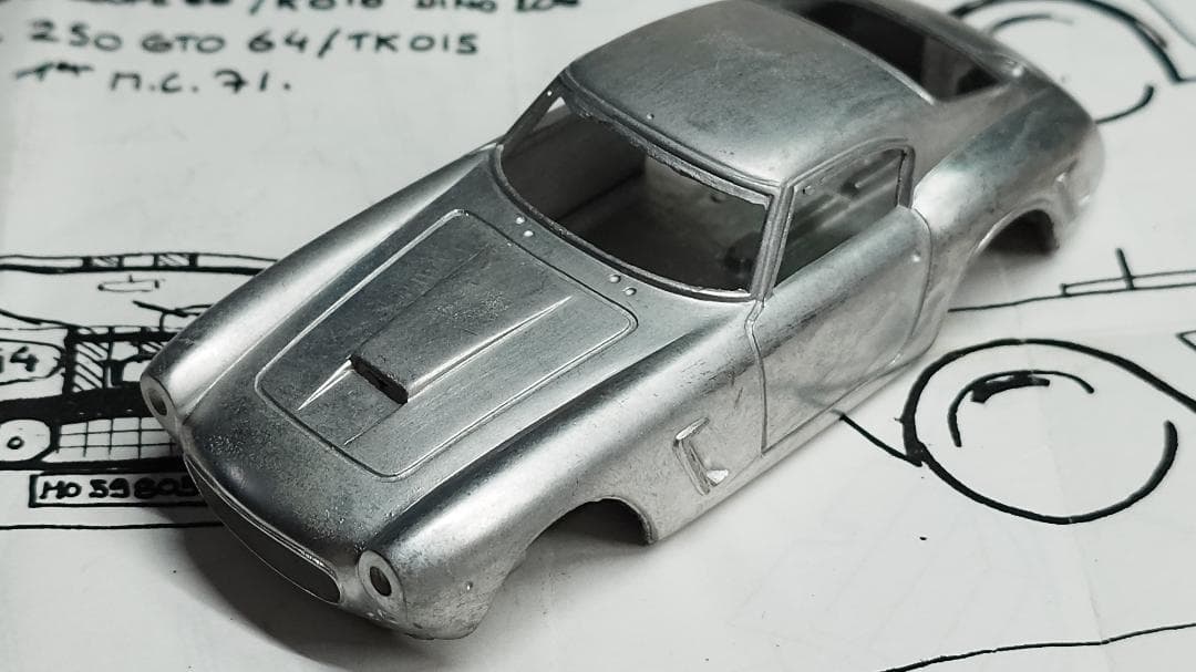 d*9様 Ferrari 250 SWB 1/43メタルキット。