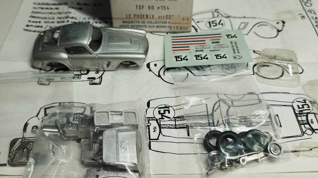 d*9様 Ferrari 250 SWB 1/43メタルキット。