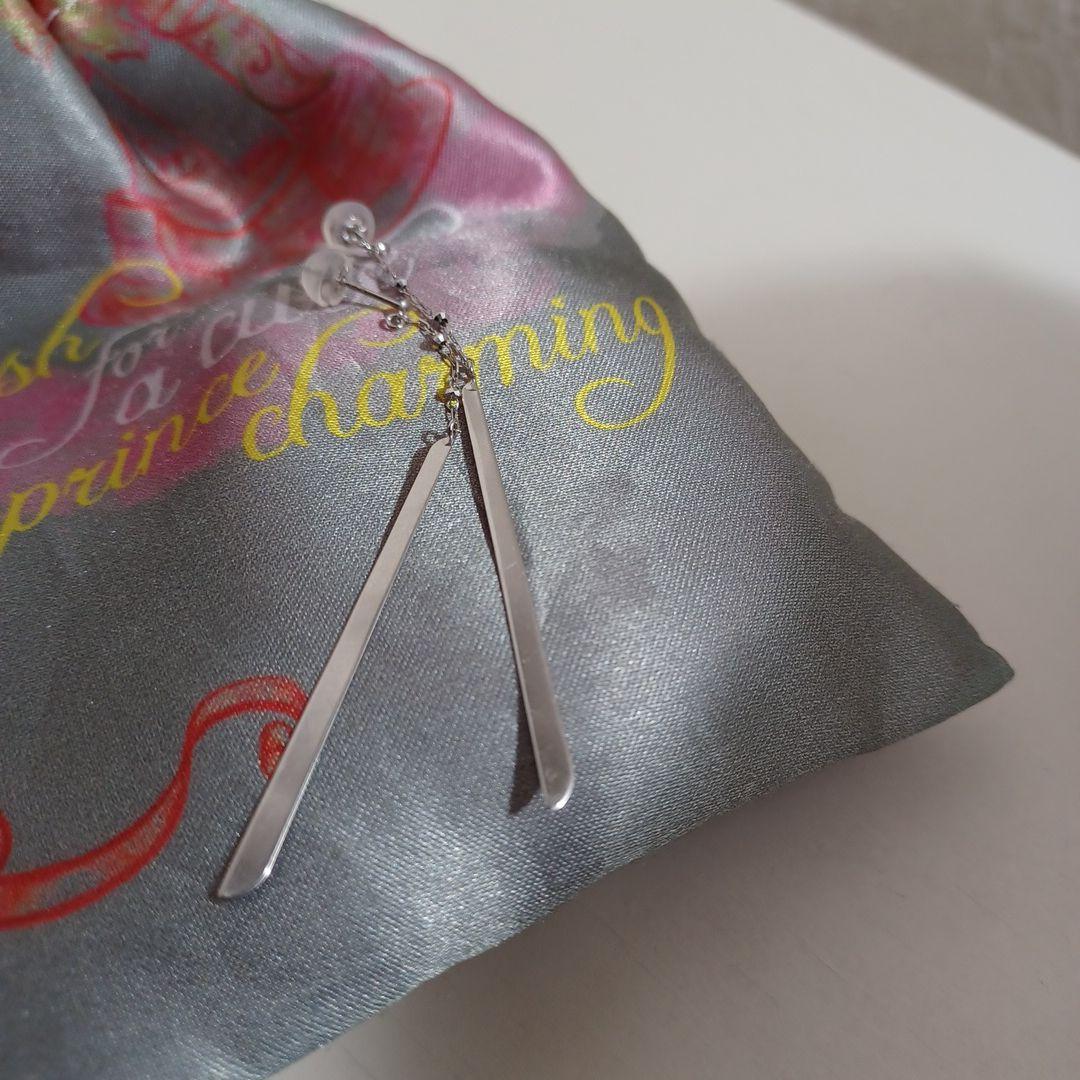 k18WG ロングピアス。