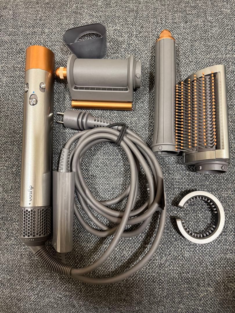 Dyson Airwrap スタイリングアタッチメント付き