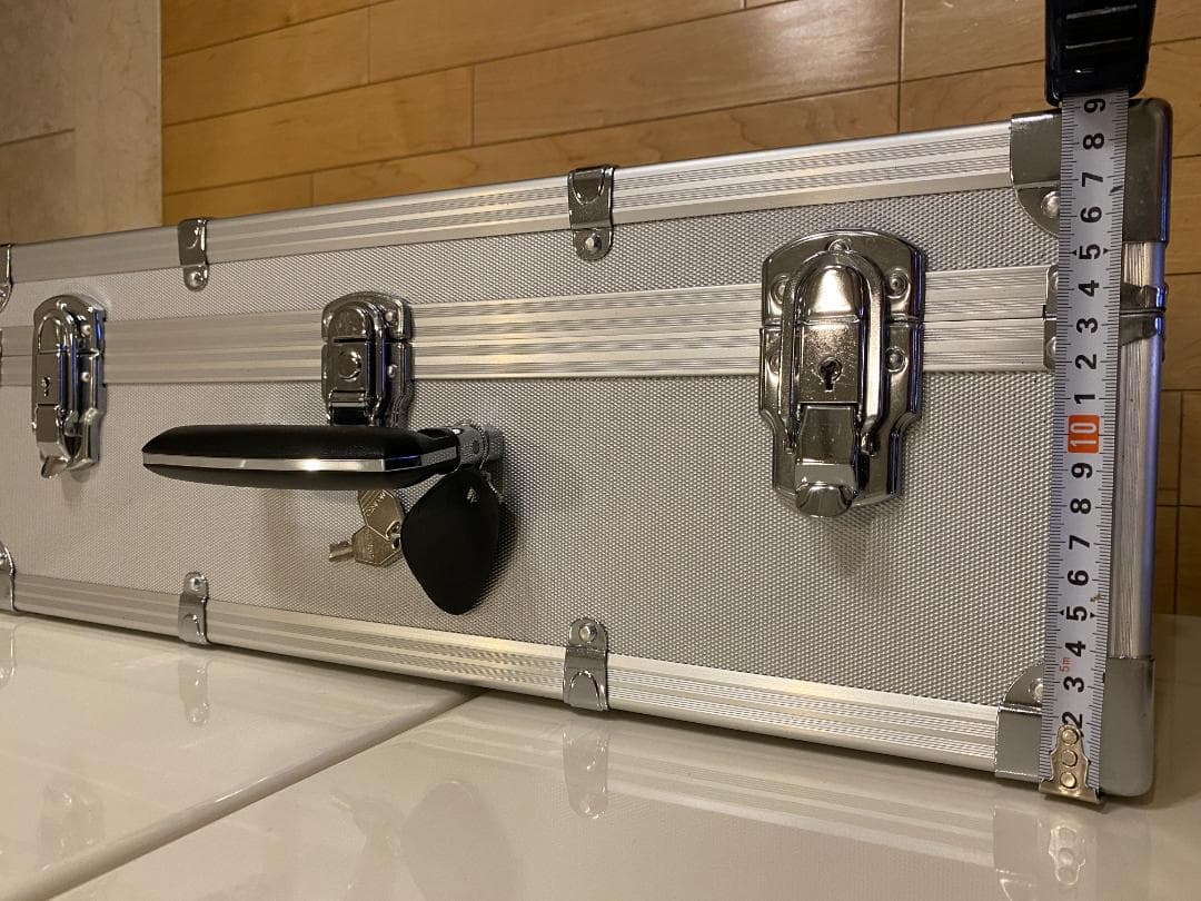 大型アルミトランク 外寸:約55cm×38cm×19cm