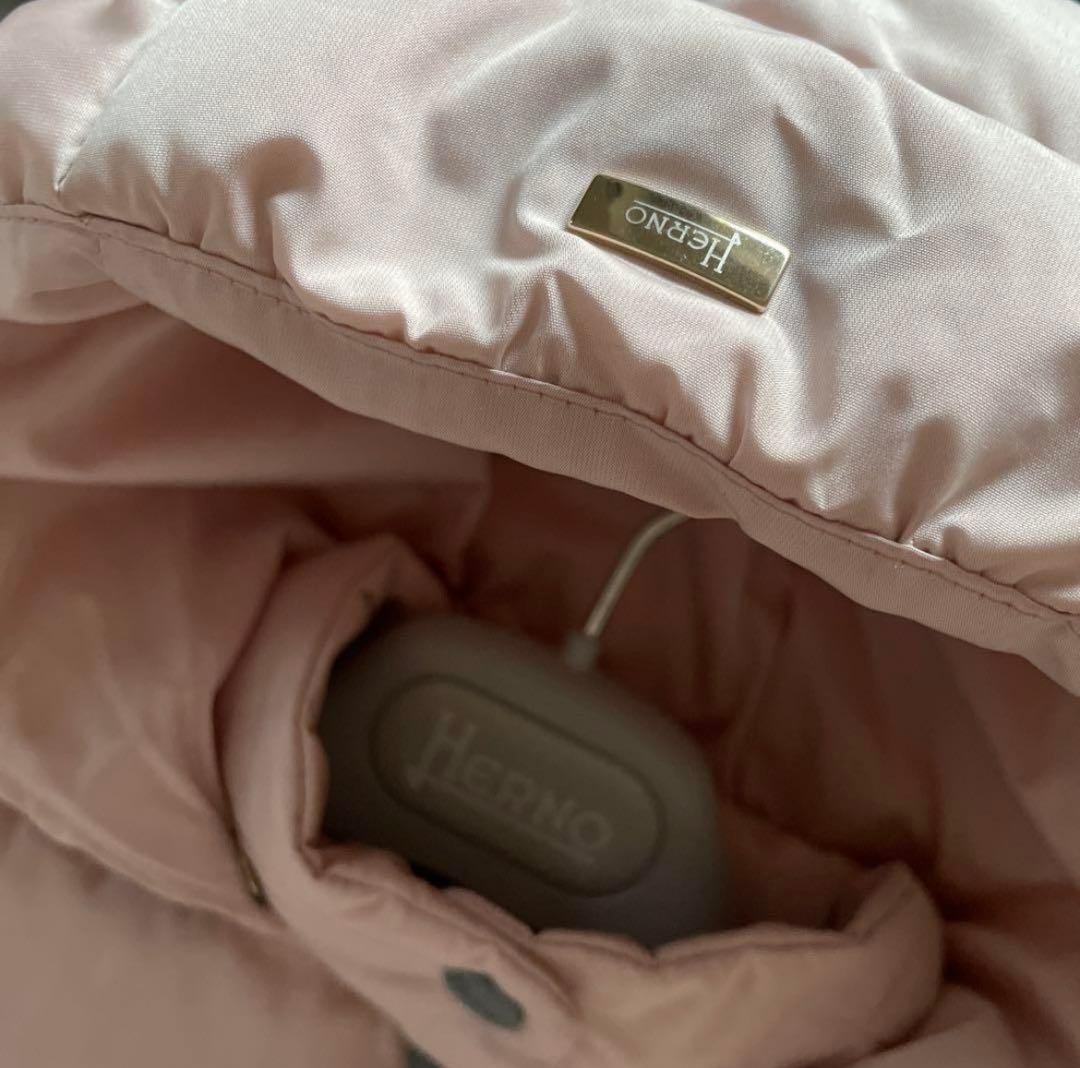 Herno ヘルノ　薄いピンク ダウンコート フード付き　2A 3歳
