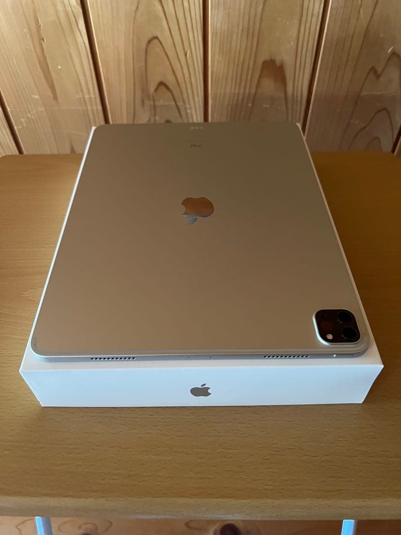 iPad Pro 12.9インチ第5世代　Wi-Fiモデル　512GB シルバー