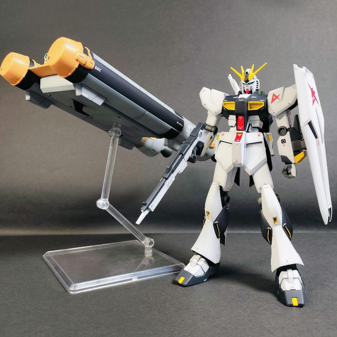 【塗装済み完成品】 νガンダム（EG）＋ブースターベッド（ガンダムベース限定）