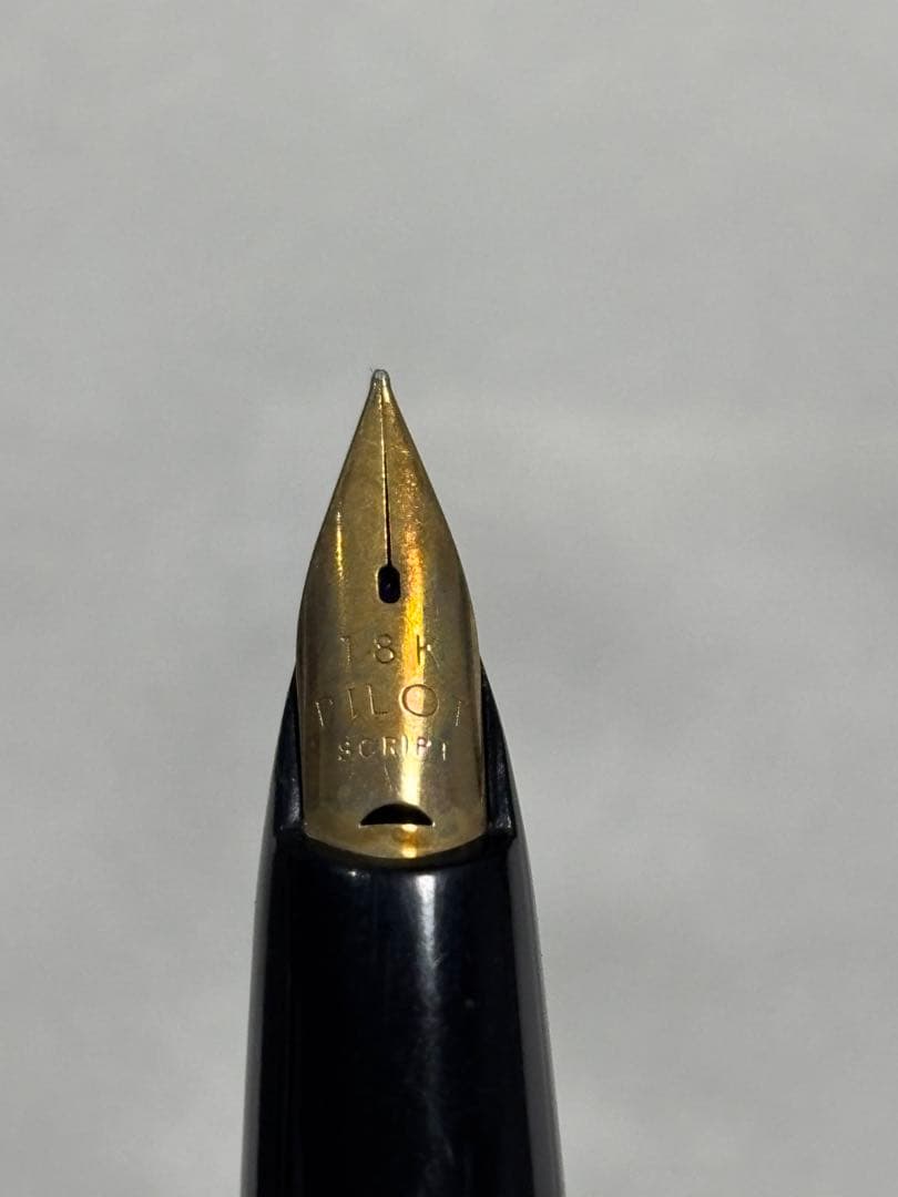 PILOT '70s新品　万年筆 18K スクリプト細字　レトロ