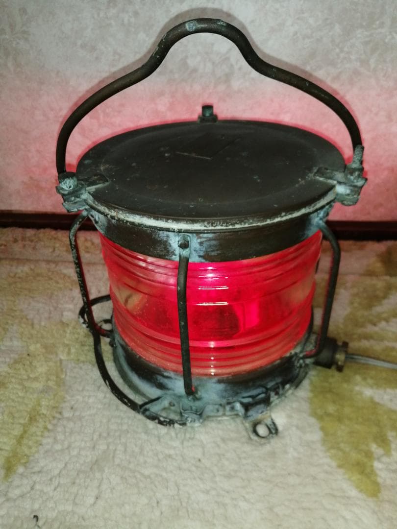 船舶用灯火　赤色点灯　平置き／吊り下げランプとして