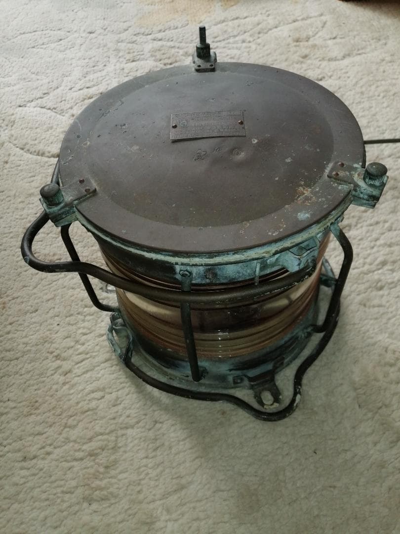 船舶用灯火　赤色点灯　平置き／吊り下げランプとして