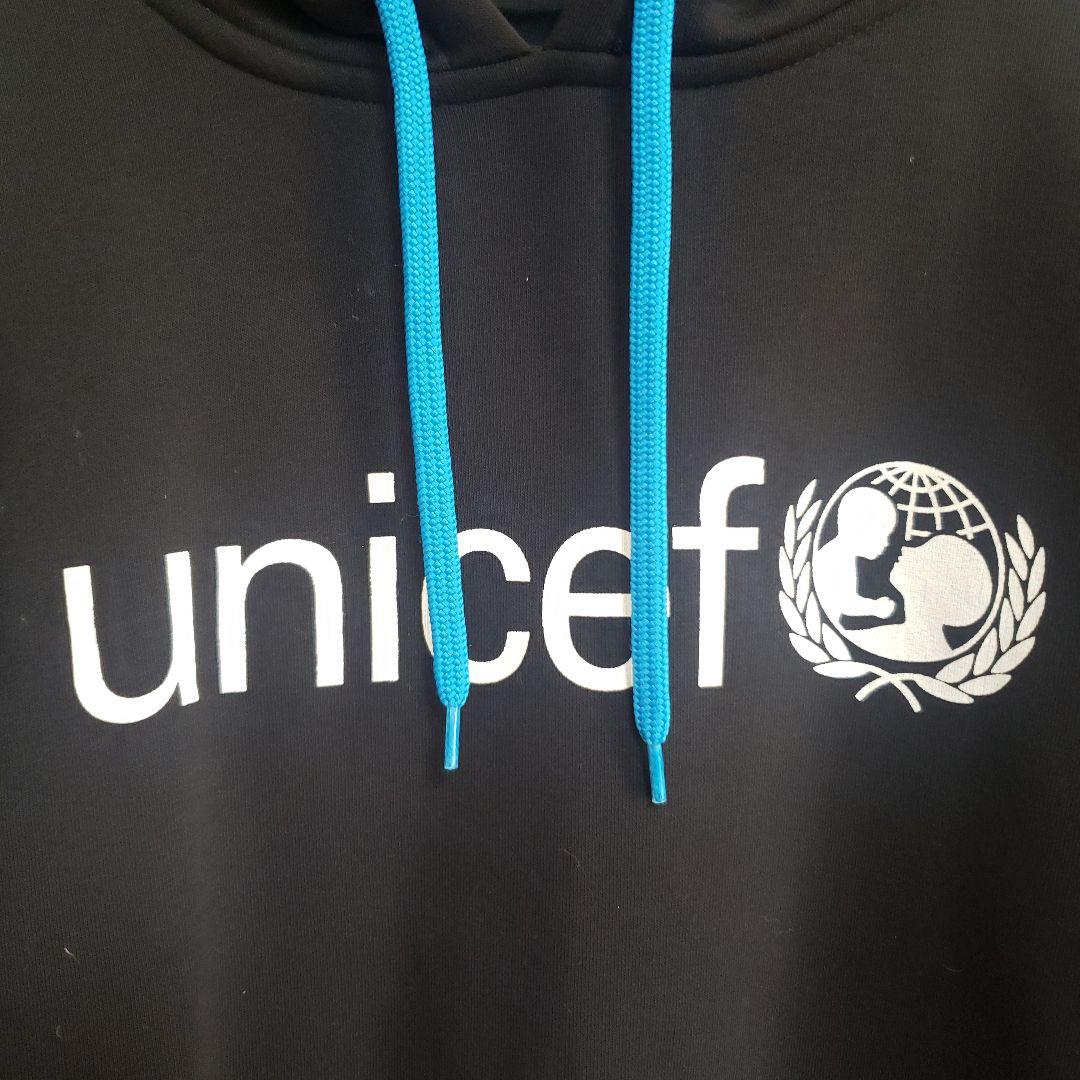 入手困難 UNICEF ブラック パーカー L