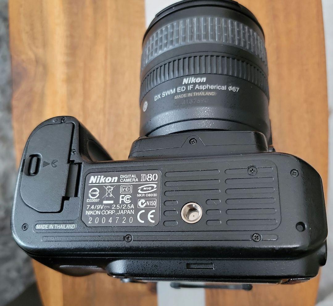 Nikon デジタル一眼レフカメラ ズームレンズ付き　専用充電器付き