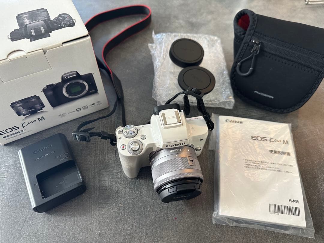 【美品】Canon／EOS Kiss M 本体　ホワイト
