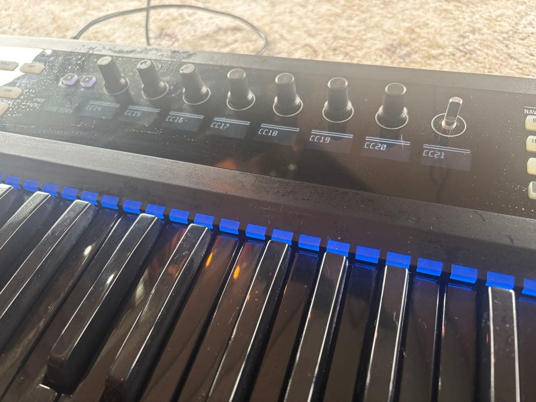 DTM・DAW KOMPLETE KONTROL S61 BK