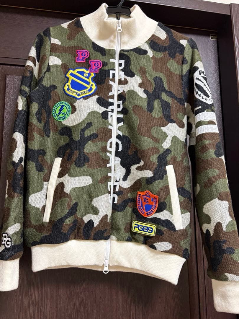 パーリーゲイツ迷彩柄蓄熱ジップアウター美品
