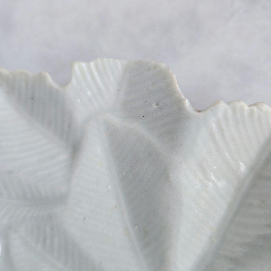 古伊万里　白磁　変形小皿　紅葉　江戸時代　アンティーク　骨董　金継ぎ　金直し