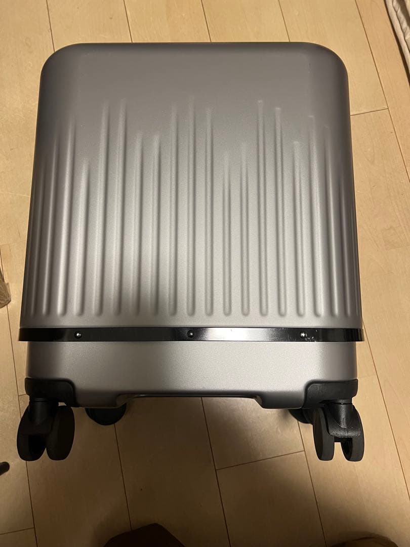 スーツケース　VELO 可変式