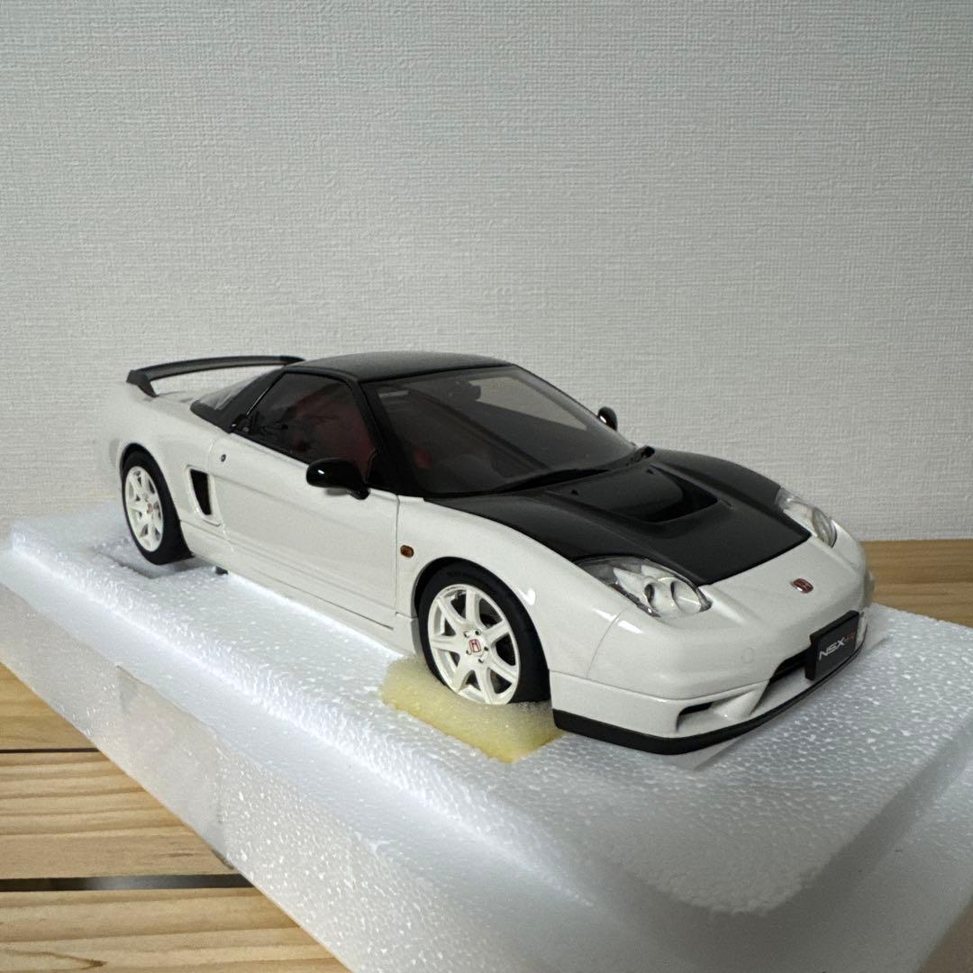 AUTOart 1/18 ホンダ NSX-R NA2