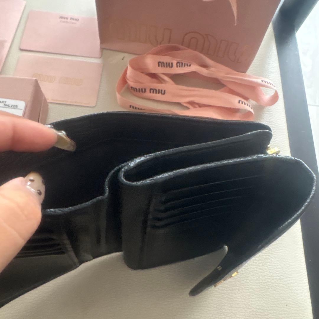 miu miu 黒 三つ折り財布 付属品あり