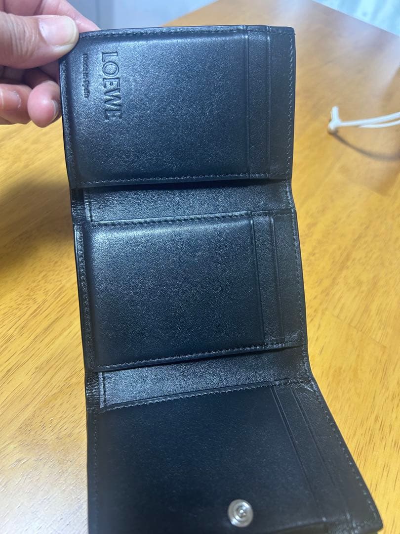 LOEWE 三つ折り財布 黒 レザー