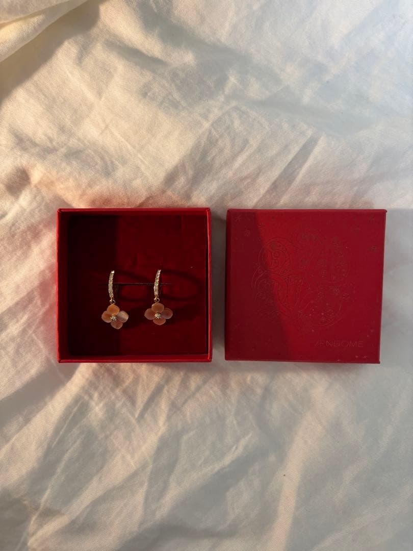 VENDOME BOUTIQUE シェルフラワー ピアス