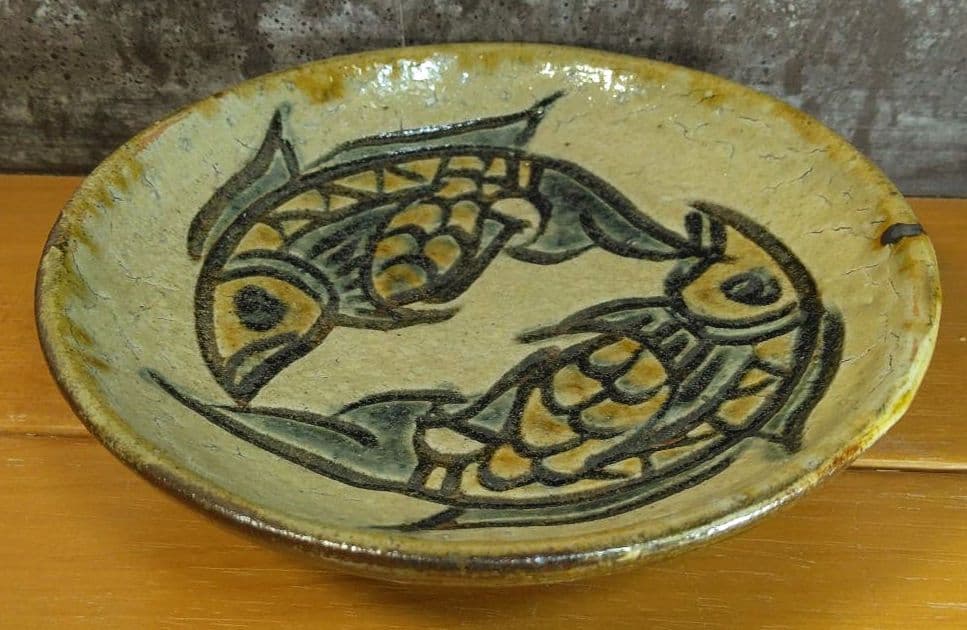 人間国宝 金城次郎 魚紋平盃 栞 共箱 美品 やちむん 壺屋焼 壷屋焼