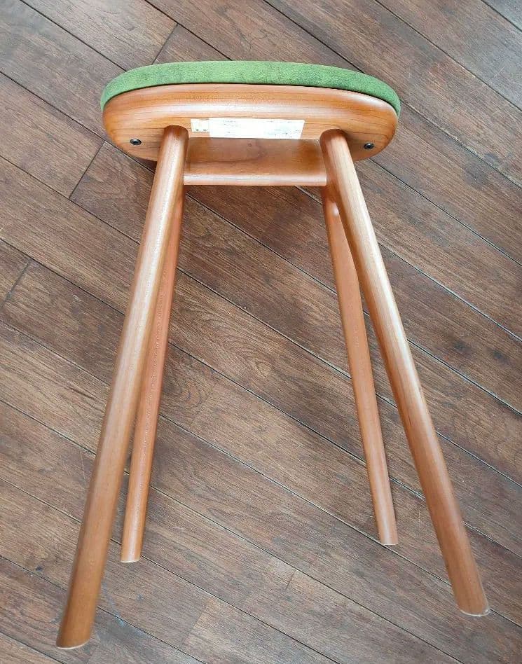 ナガノインテリア 緑色スツール
