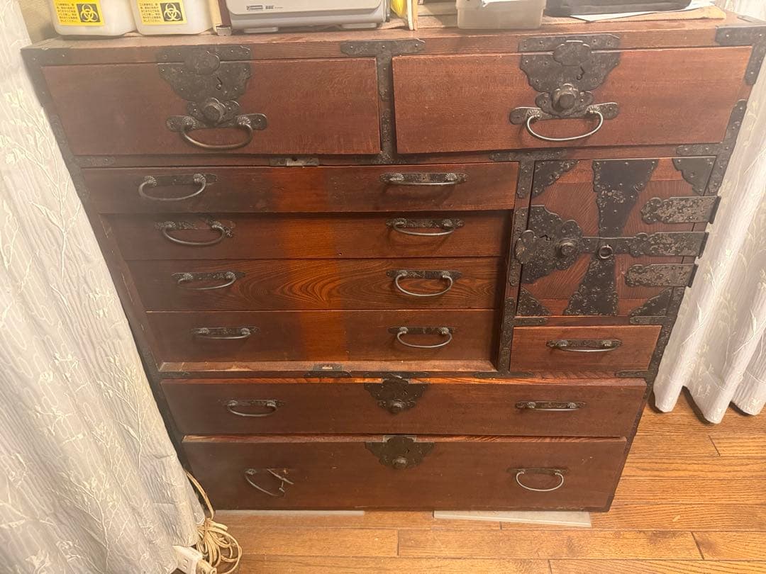 銘木　昭和レトロ素敵なアンティーク　タンス箪笥　収納けやき？欅？13箇所収納木工