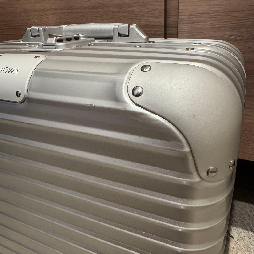 木製人のフリマ 【美品】生涯保証　リモワ　オリジナル　コンパクト