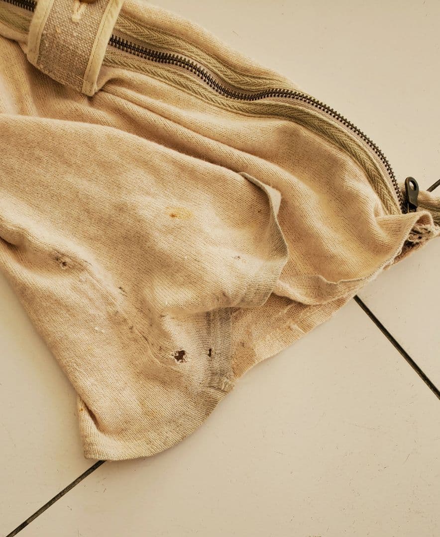 ベージュ カーゴパンツ 調整可能ウエスト