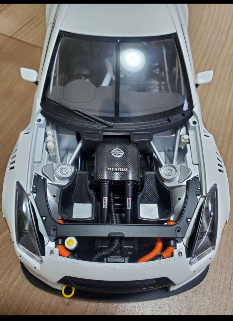 1/18 日産 GT-R FIA GT1 '10 (マット・ホワイト)