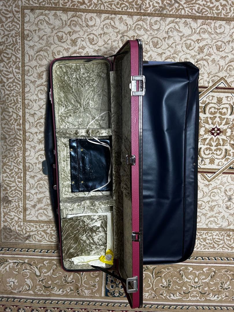 津軽三味線本体 太棹紫檀　美品　専用ケース付き