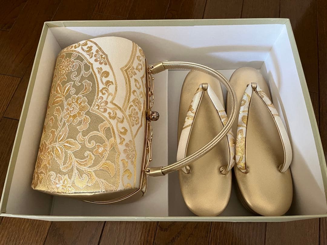 さらに値下げしました 和装用バッグと草履のセット ゴールド