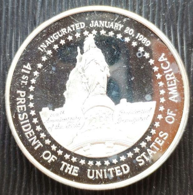 純銀メダル　　貨幣　発行記念　公式記念　銀杯　銀盃　銀製