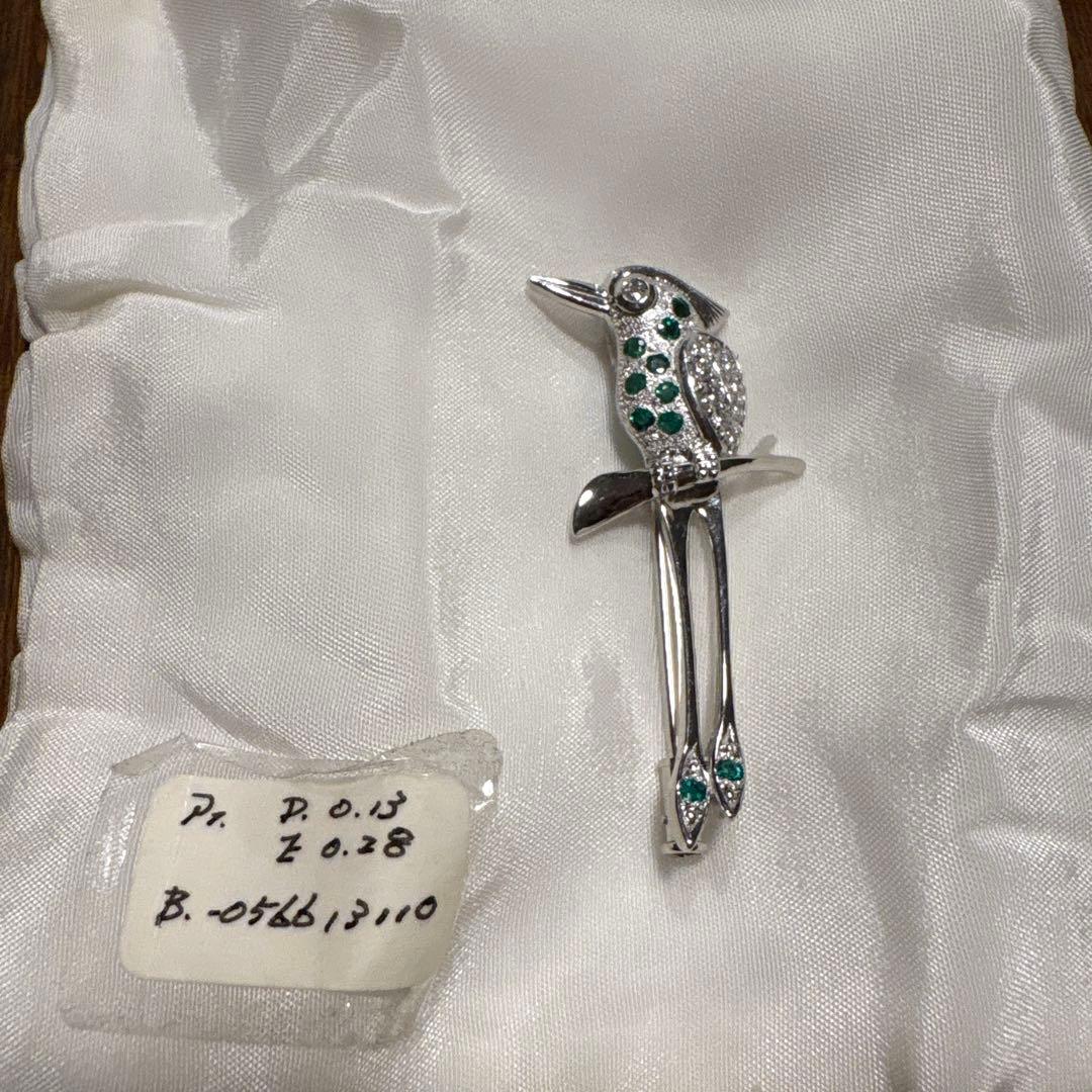 鳥型ブローチ Pt エメラルド　ダイヤ
