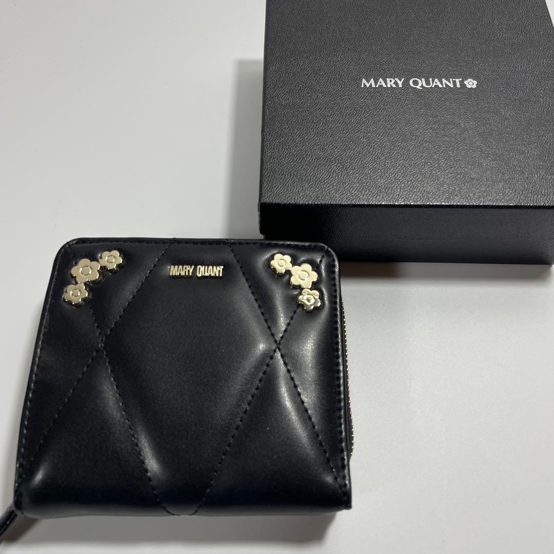 【まゆみ】マリークワント プチデイジーメタルキルト ウォレット 二つ折り