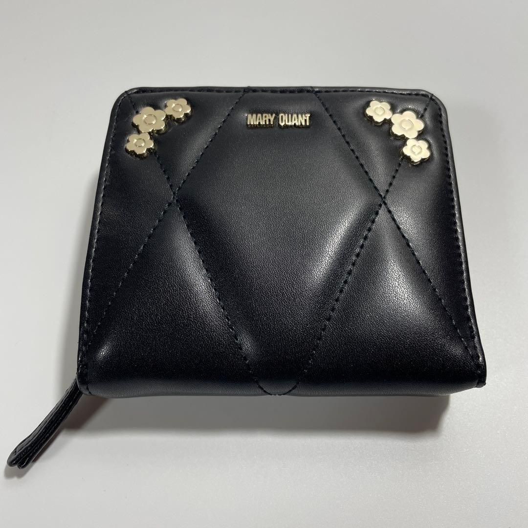 【まゆみ】マリークワント プチデイジーメタルキルト ウォレット 二つ折り