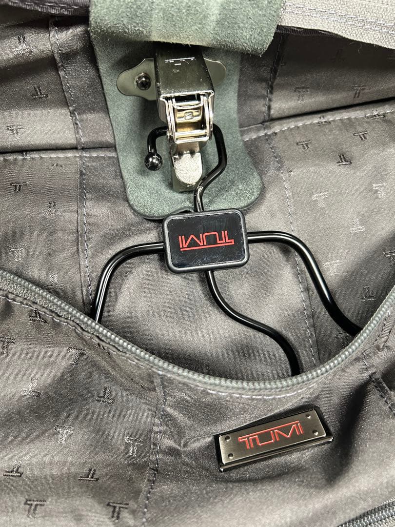 TUMI トゥミ　ガーメントバッグ　22133D4 ブラック