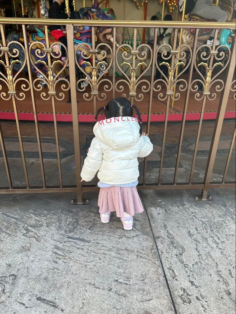 MONCLER ホワイトダウンコート　80cm クリーニング済み