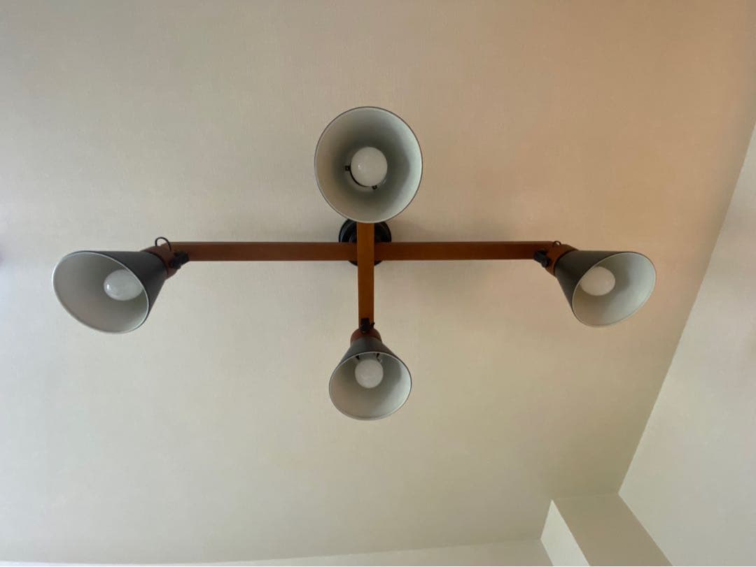 送料込！リビングハウス購入　エルックス　シーリングライト 美品　リモコン電球付き