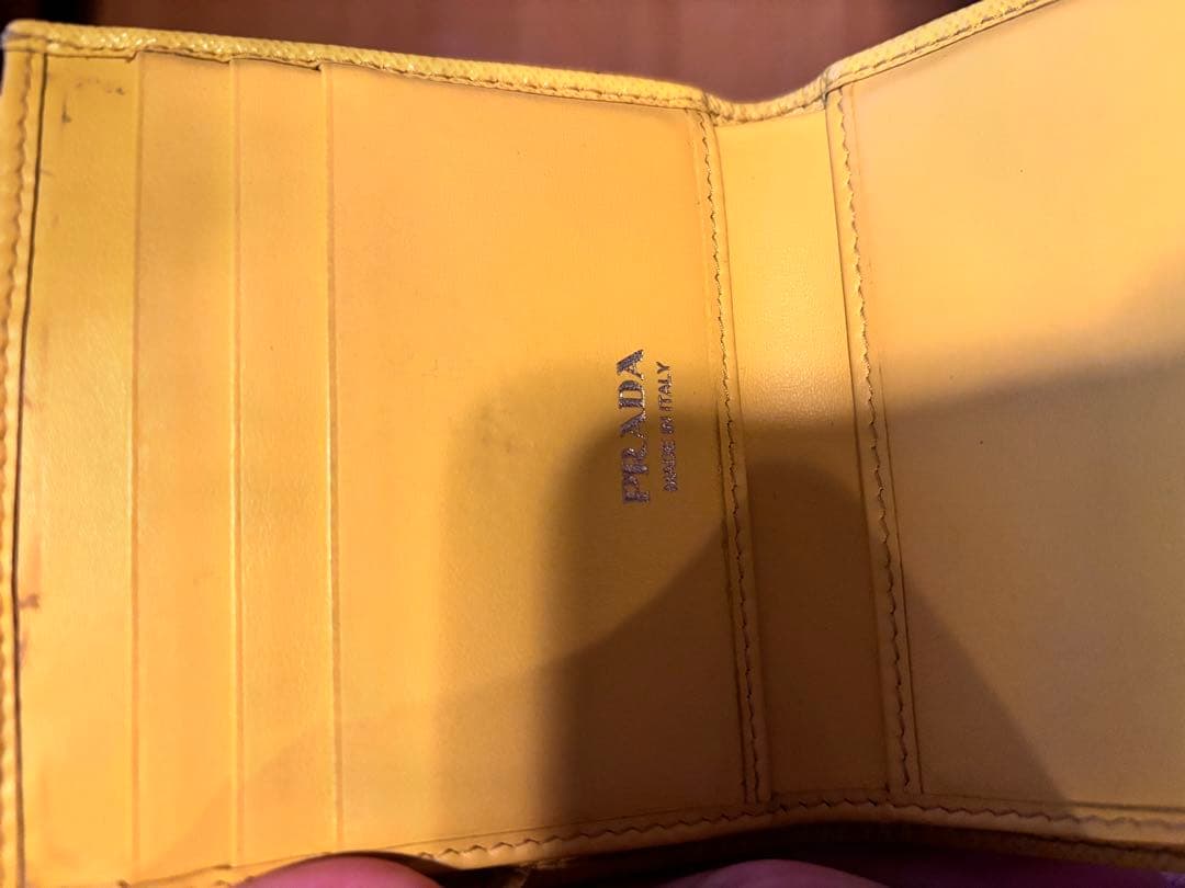 PRADA サフィアーノレザー 二つ折り財布 イエロー