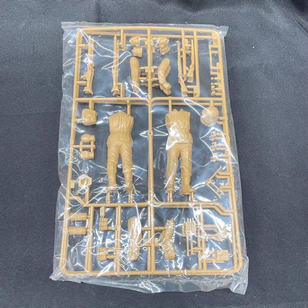 I1 プラモデル ドイツ重戦車 キングタイガー ポルシェ砲塔 1/16 作りかけ