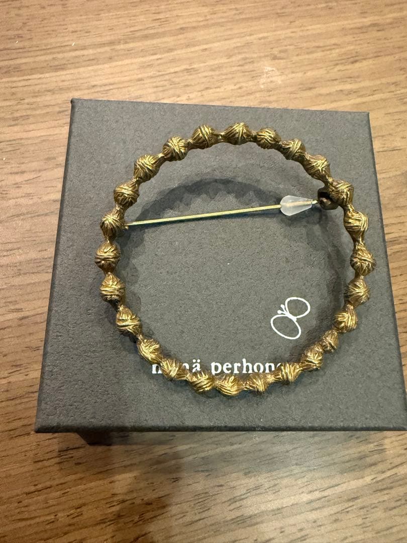 minaperhonen アンティークゴールド　ブローチ