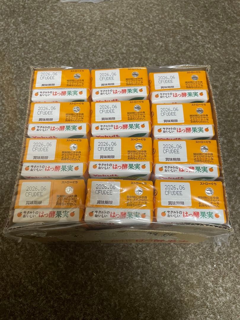 ヤクルト　おいしいはっ酵果実　84本セット　はっ酵果実