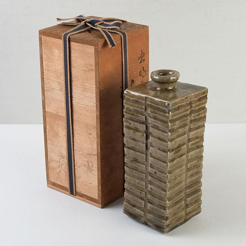 備前焼　古備前　虫明窯　青磁算木形花入　花瓶　共箱　C　9383