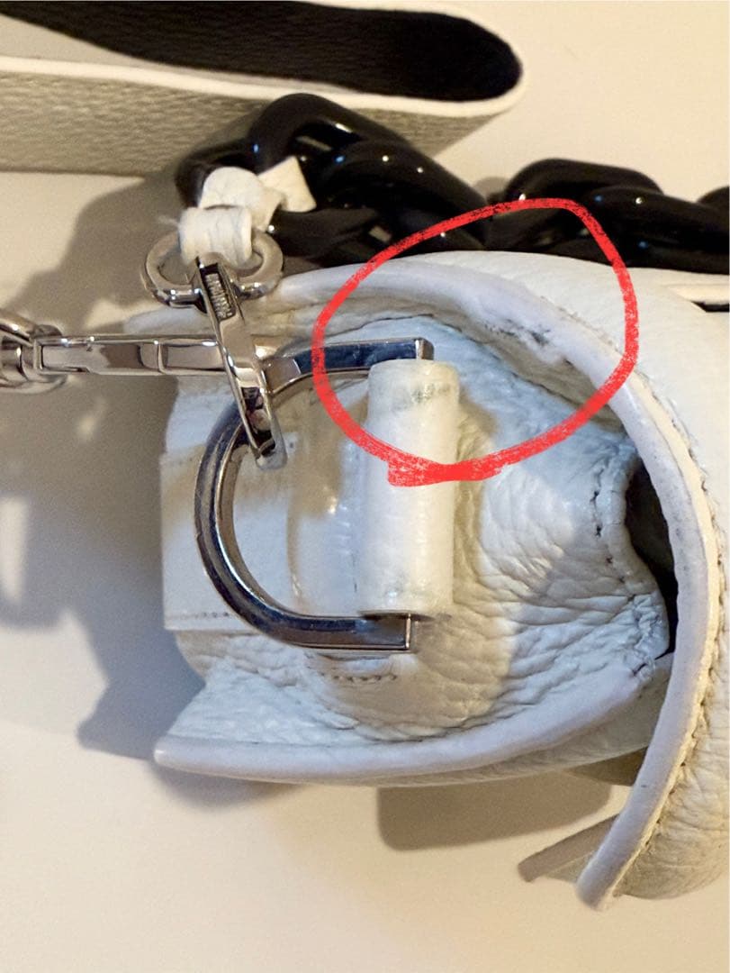 【人気色】PIERRE HARDY マイクロアルファヴィルバッグ　白／黒