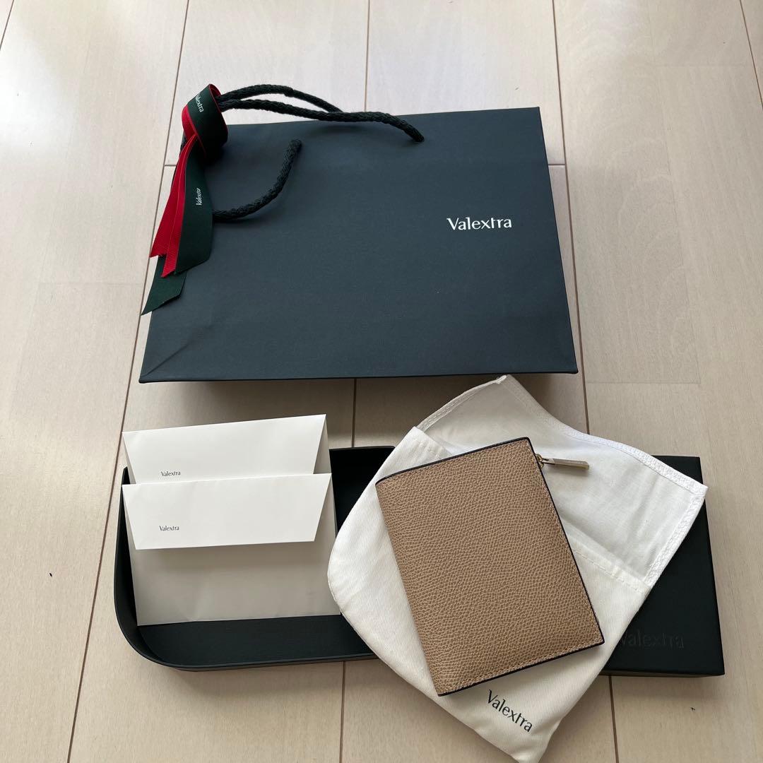 ⭐︎新品未使用Valextra 小銭入れ付き財布6ポケット