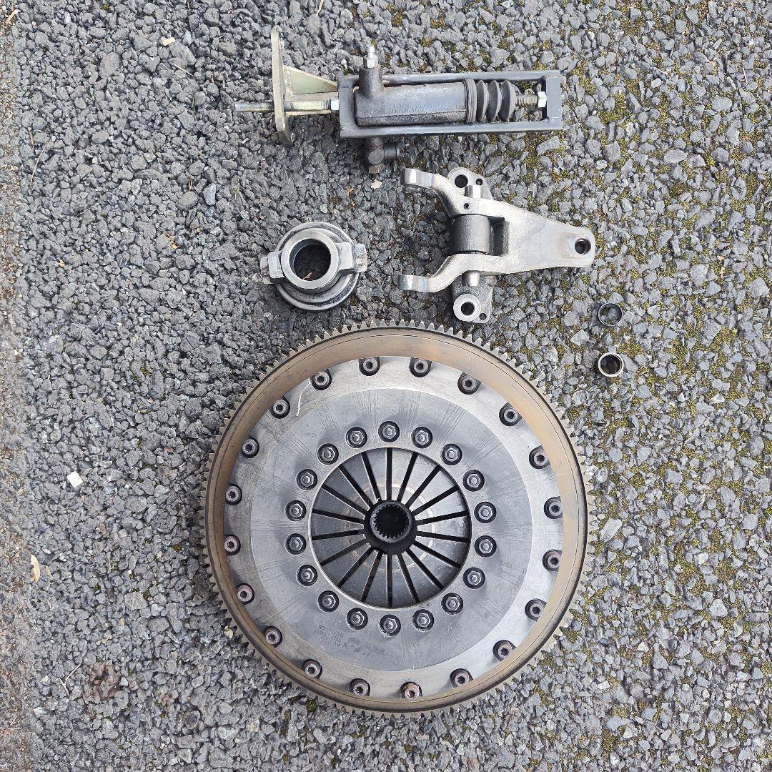 ATSカーボンツインクラッチ、マスターシリンダー他パーツ