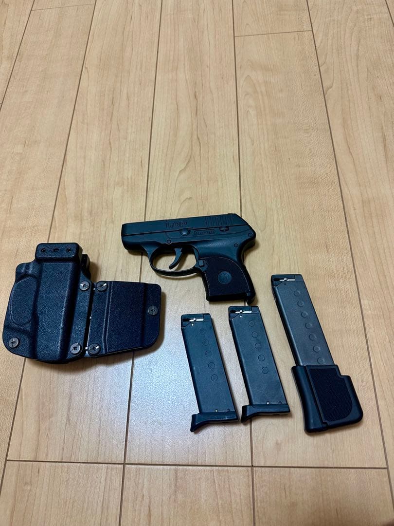 東京マルイ　LCP ガスガン　予備マガジン2本　専用ホルスターセット　18歳以上