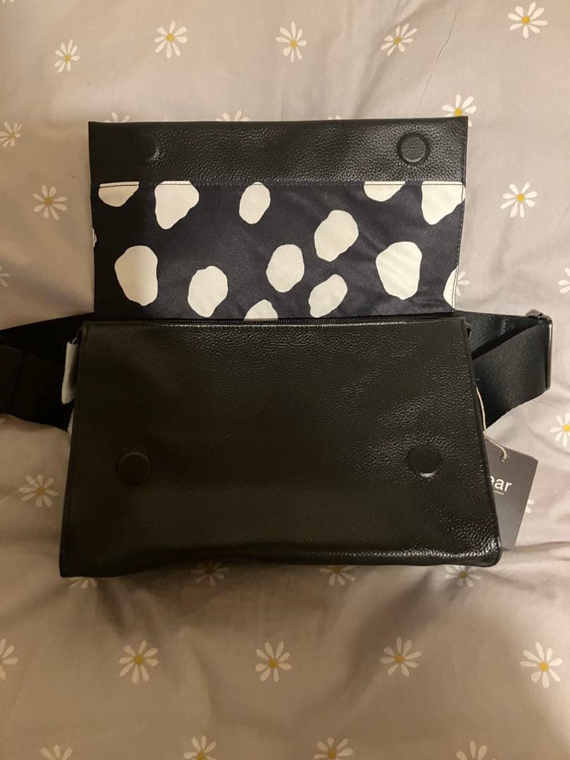 未使用美品 イアパピヨネ ワイドテープショルダーバッグ