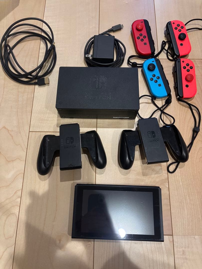 Nintendo Switch 本体 + ジョイコン